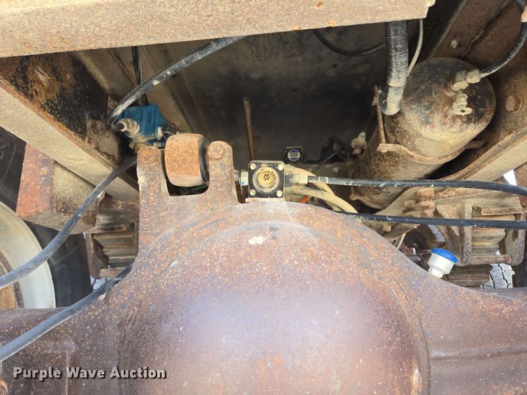 image for item NV9835 1991 Ford L9000 dump truck