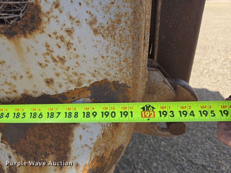 image for item NV9835 1991 Ford L9000 dump truck