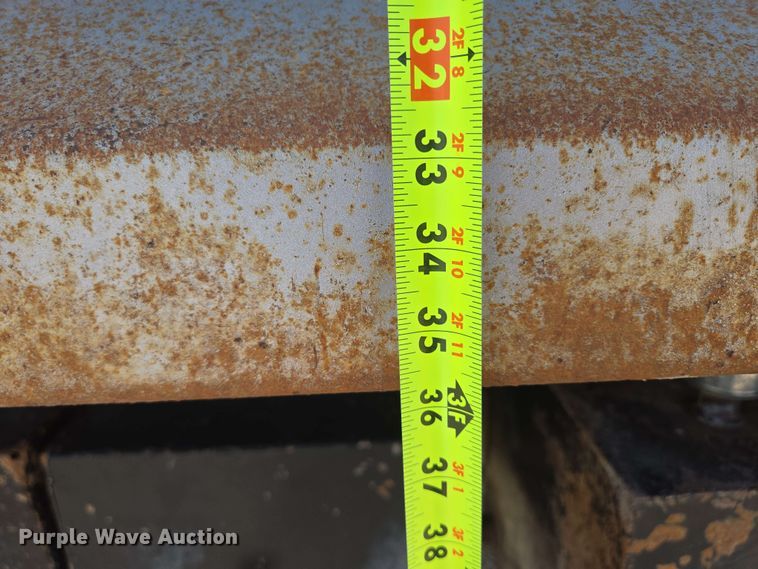 image for item NV9835 1991 Ford L9000 dump truck