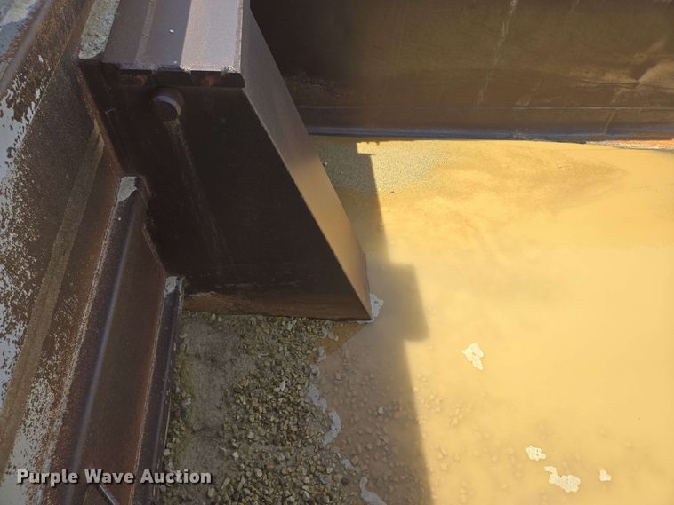 image for item NV9835 1991 Ford L9000 dump truck