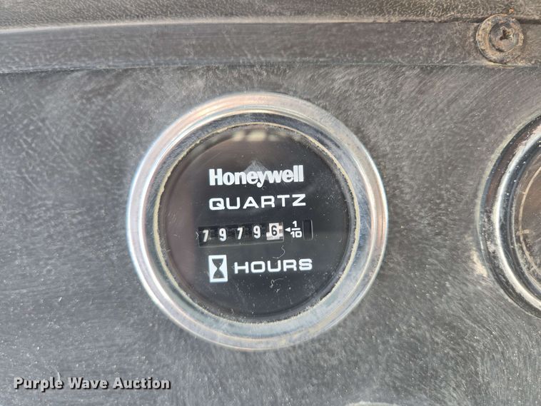 image for item NV9835 1991 Ford L9000 dump truck