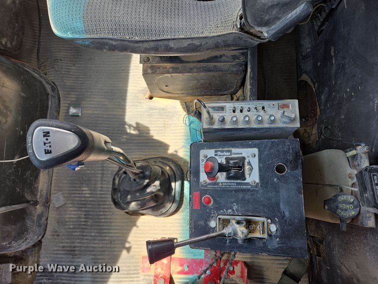 image for item NV9835 1991 Ford L9000 dump truck