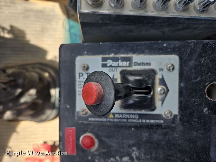 image for item NV9835 1991 Ford L9000 dump truck