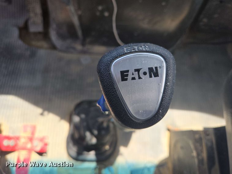 image for item NV9835 1991 Ford L9000 dump truck