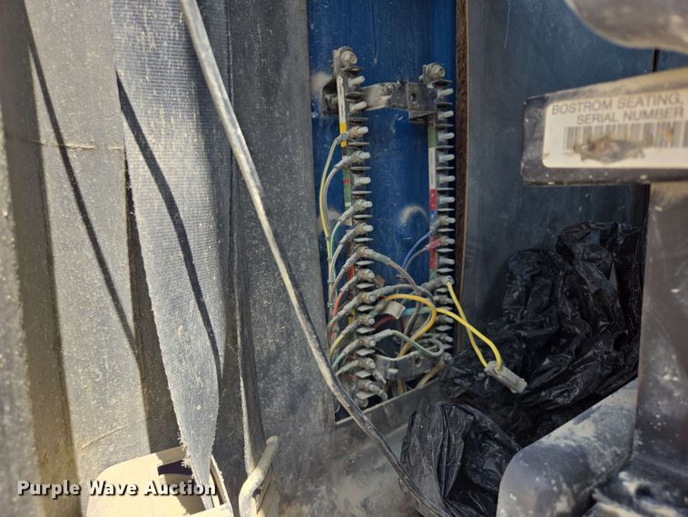 image for item NV9835 1991 Ford L9000 dump truck