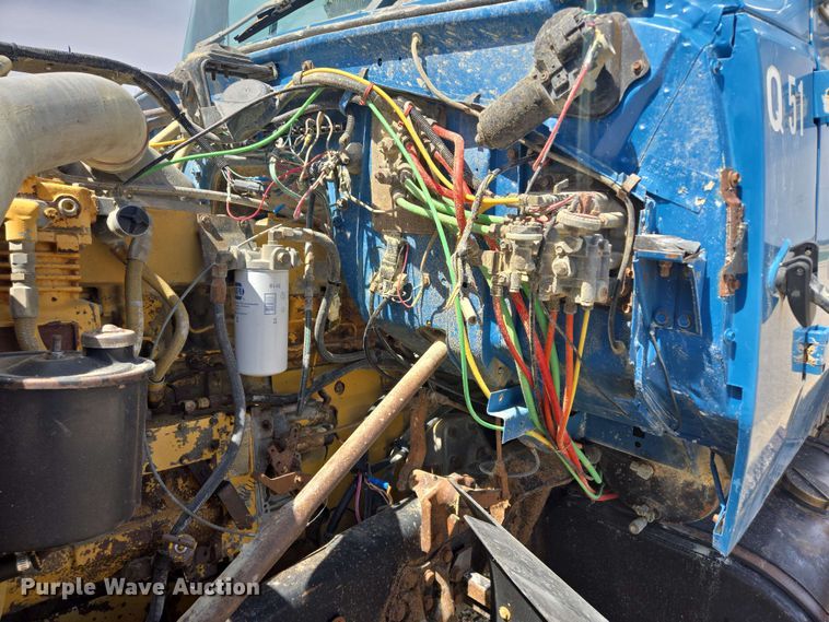 image for item NV9835 1991 Ford L9000 dump truck