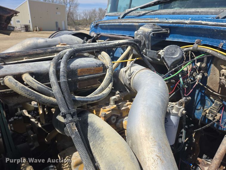 image for item NV9835 1991 Ford L9000 dump truck