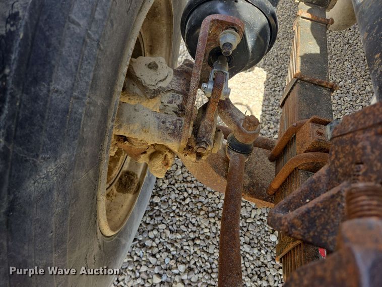 image for item NV9835 1991 Ford L9000 dump truck