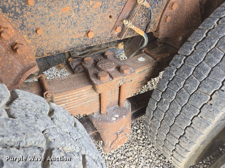 image for item NV9835 1991 Ford L9000 dump truck