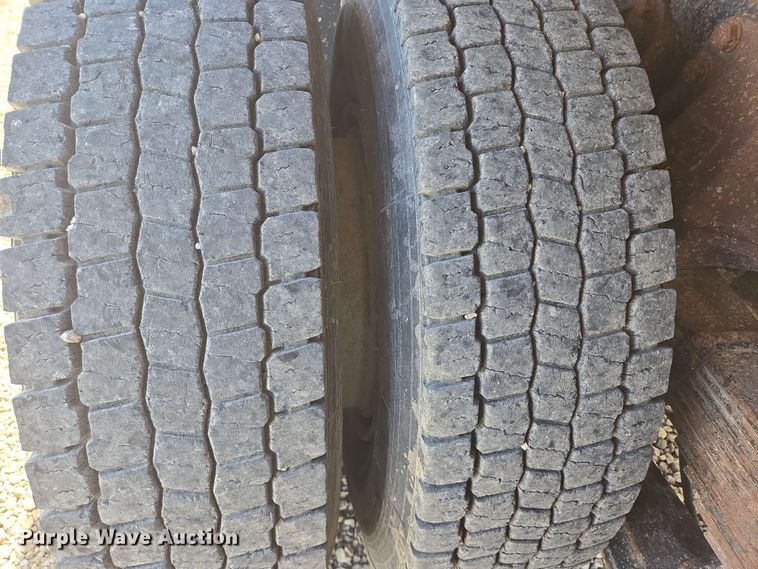 image for item NV9835 1991 Ford L9000 dump truck