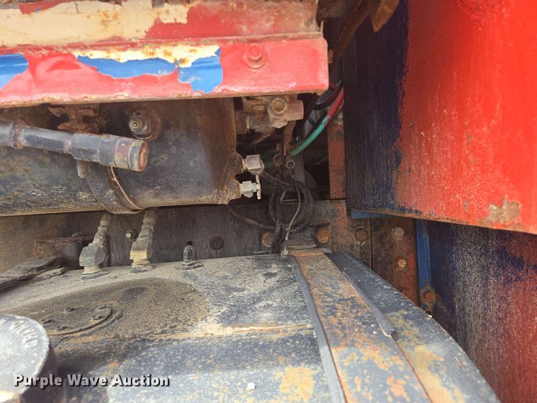 image for item NV9836 1974 Ford LN900 tow truck