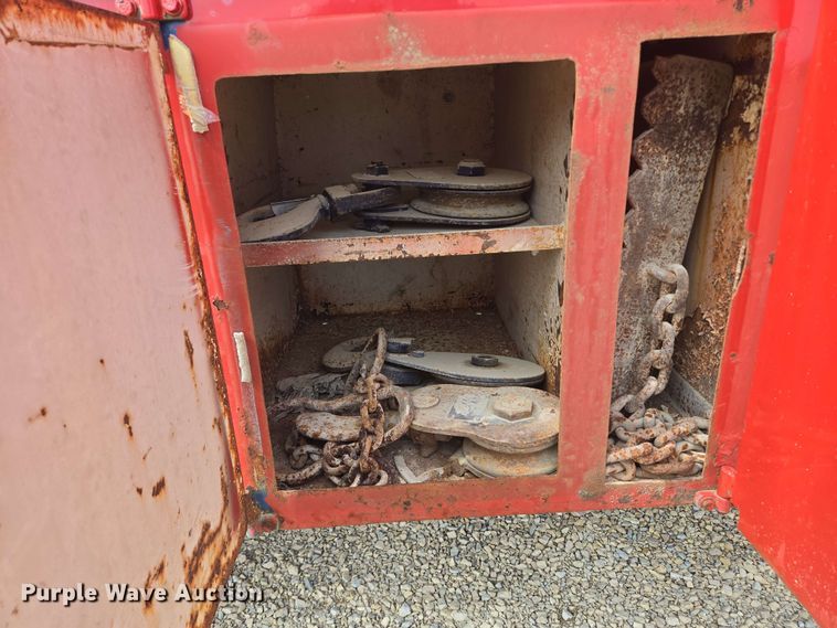 image for item NV9836 1974 Ford LN900 tow truck