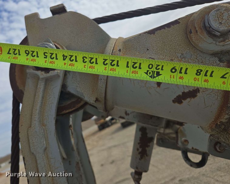 image for item NV9836 1974 Ford LN900 tow truck