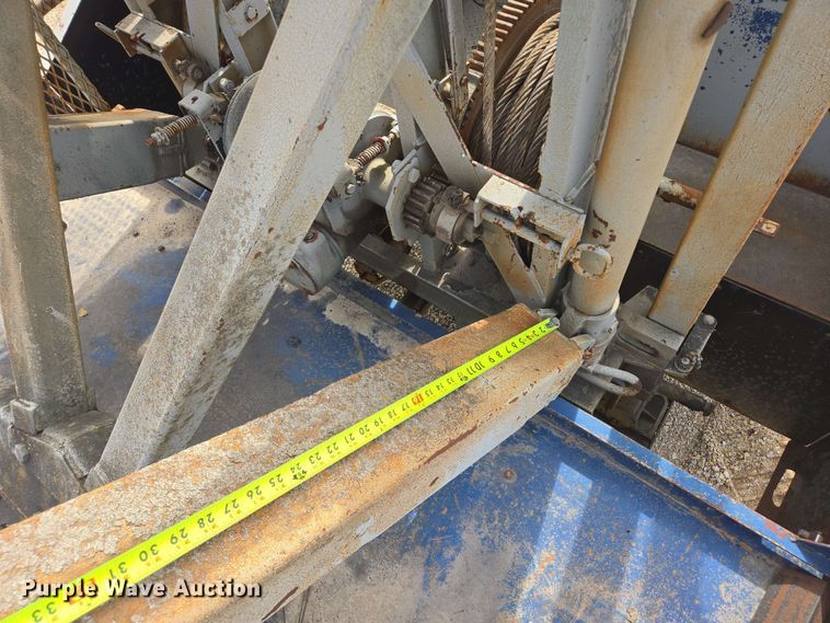 image for item NV9836 1974 Ford LN900 tow truck