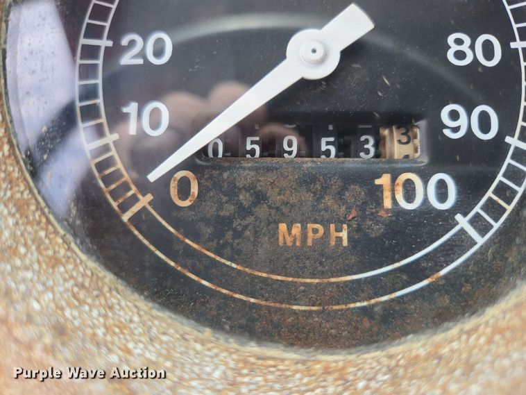 image for item NV9836 1974 Ford LN900 tow truck