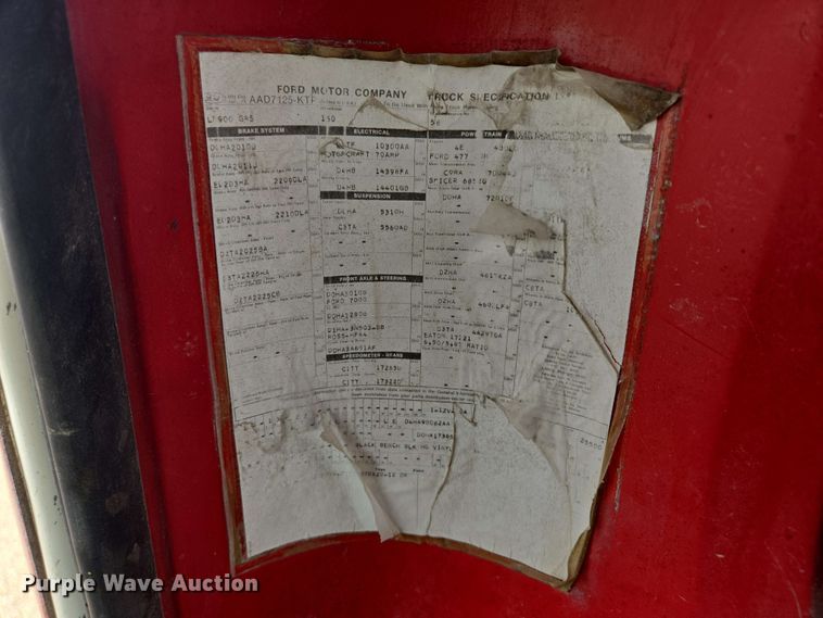 image for item NV9836 1974 Ford LN900 tow truck