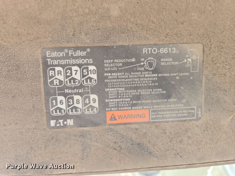 image for item NV9836 1974 Ford LN900 tow truck