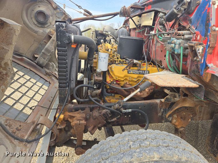 image for item NV9836 1974 Ford LN900 tow truck