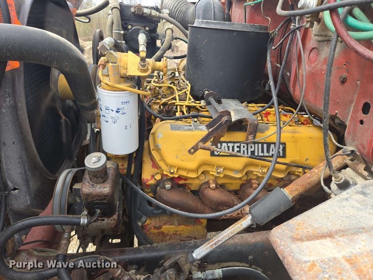 image for item NV9836 1974 Ford LN900 tow truck