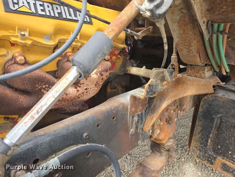 image for item NV9836 1974 Ford LN900 tow truck