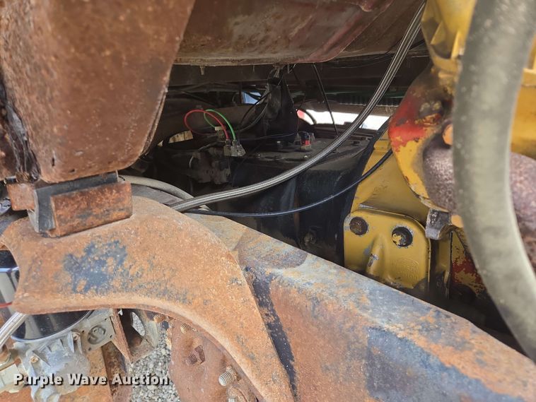 image for item NV9836 1974 Ford LN900 tow truck