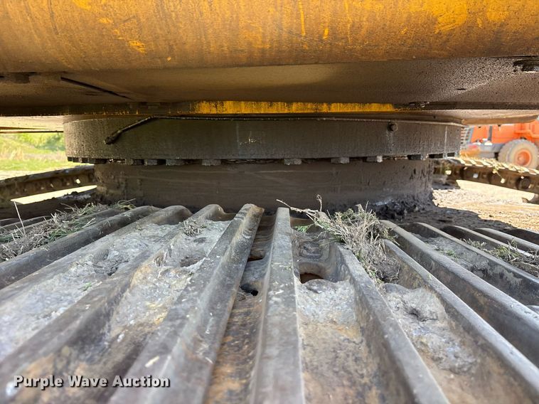 image for item OB9648 2016 John Deere 470G LC excavator