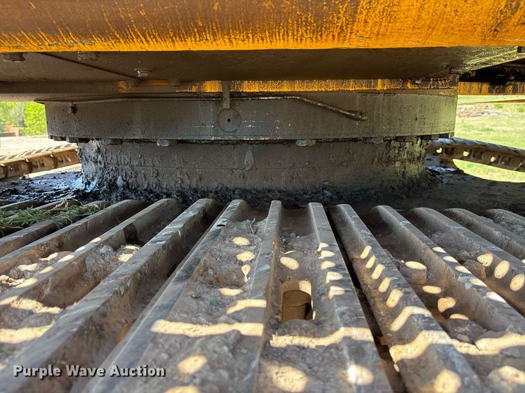 image for item OB9648 2016 John Deere 470G LC excavator