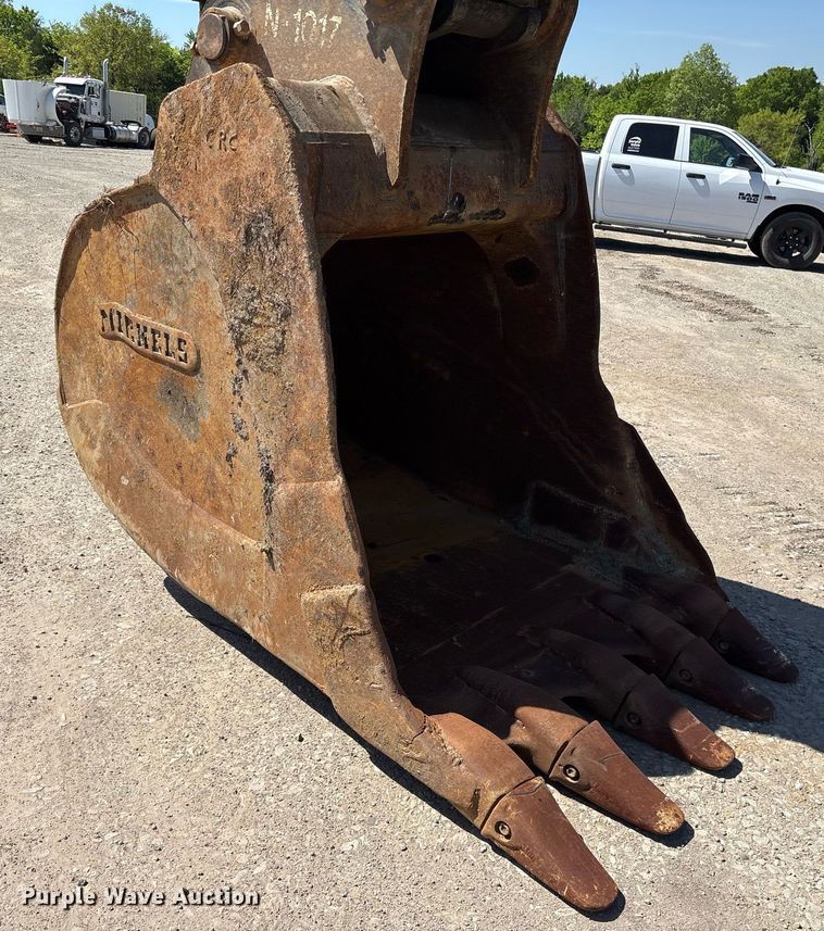 image for item OB9648 2016 John Deere 470G LC excavator