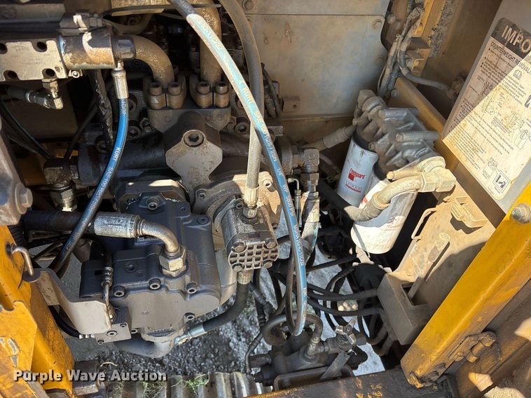 image for item OB9648 2016 John Deere 470G LC excavator