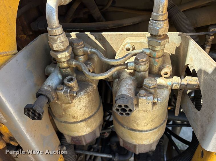 image for item OB9648 2016 John Deere 470G LC excavator