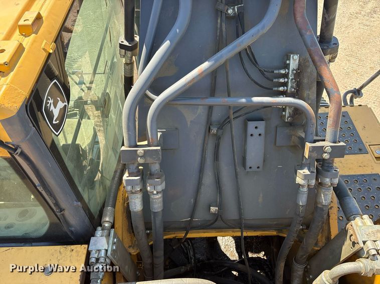 image for item OB9648 2016 John Deere 470G LC excavator