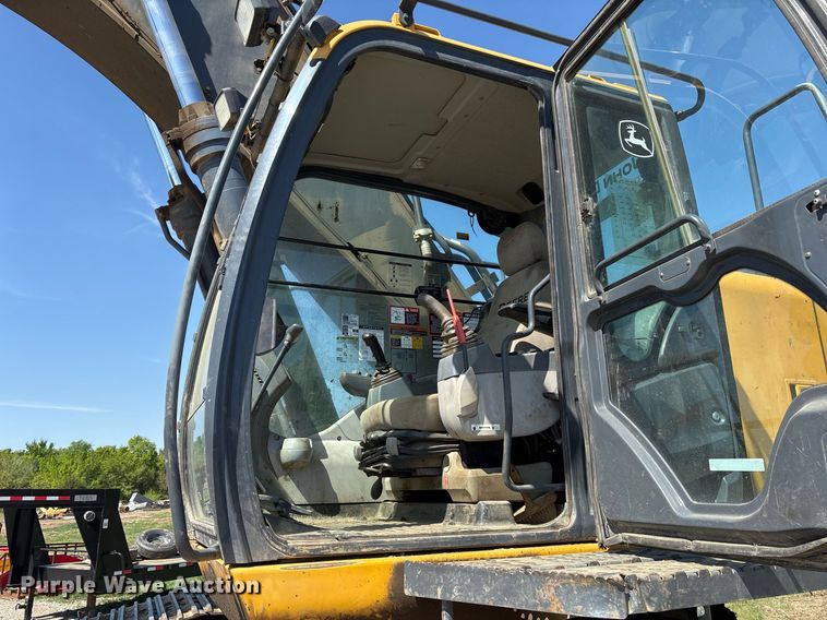 image for item OB9648 2016 John Deere 470G LC excavator