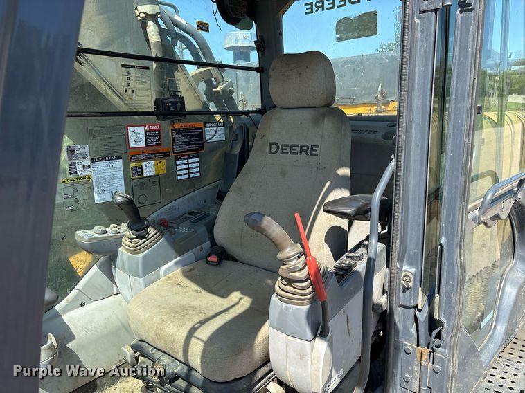 image for item OB9648 2016 John Deere 470G LC excavator