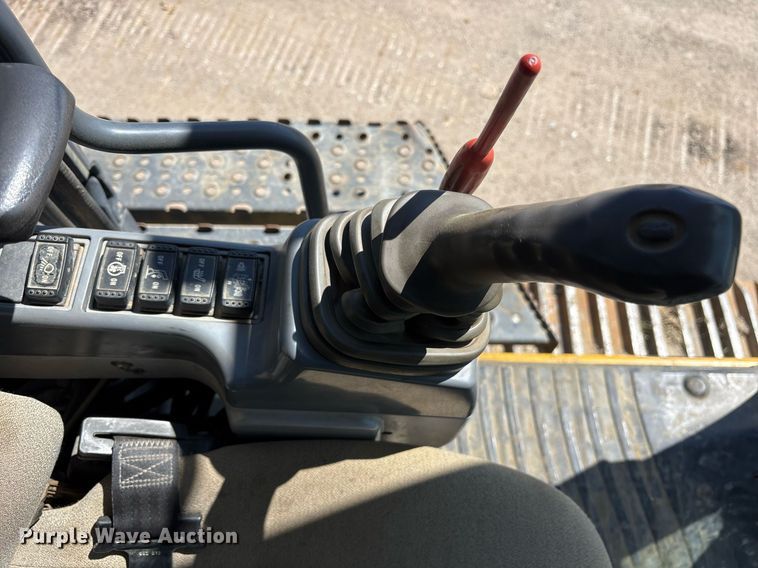 image for item OB9648 2016 John Deere 470G LC excavator