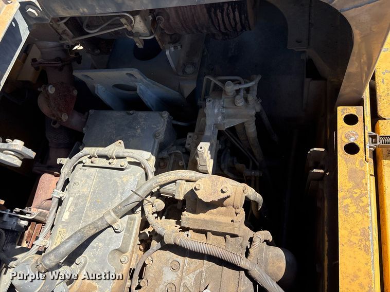 image for item OB9648 2016 John Deere 470G LC excavator