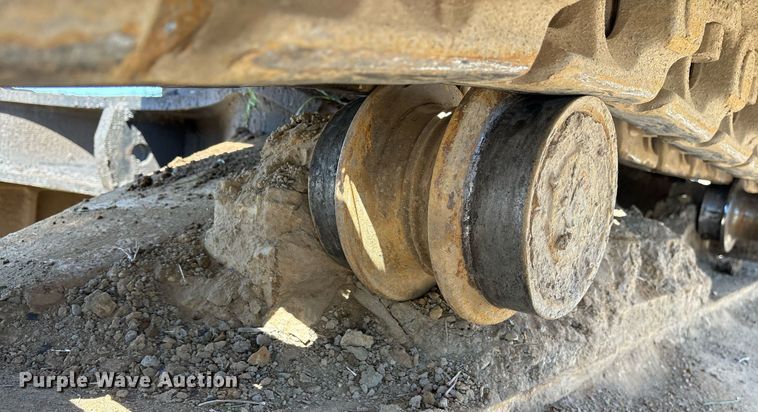 image for item OB9648 2016 John Deere 470G LC excavator