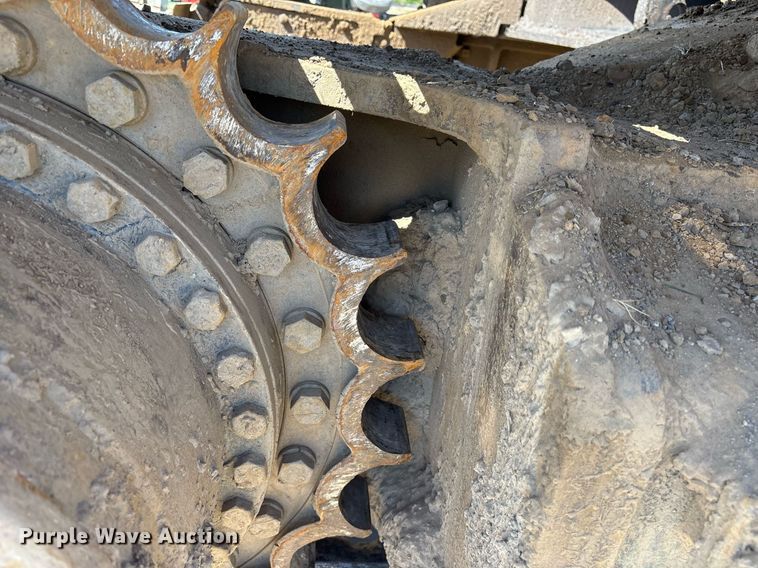 image for item OB9648 2016 John Deere 470G LC excavator