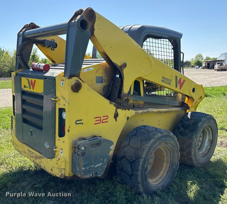 image for item OB9649 2021 Wacker Neuson SW32 skid steer loader