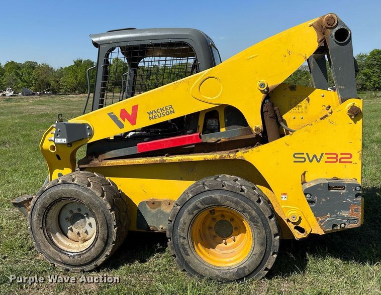 image for item OB9649 2021 Wacker Neuson SW32 skid steer loader