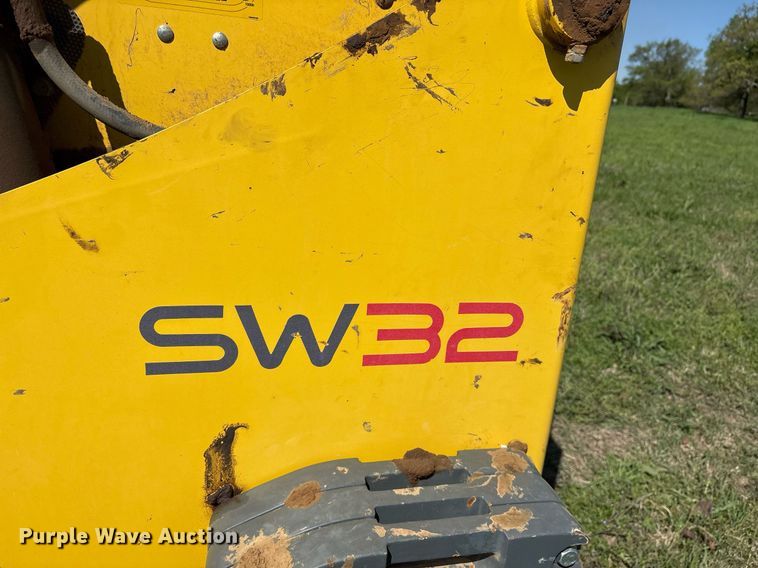 image for item OB9649 2021 Wacker Neuson SW32 skid steer loader