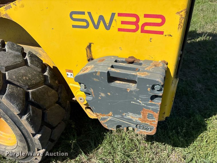 image for item OB9649 2021 Wacker Neuson SW32 skid steer loader