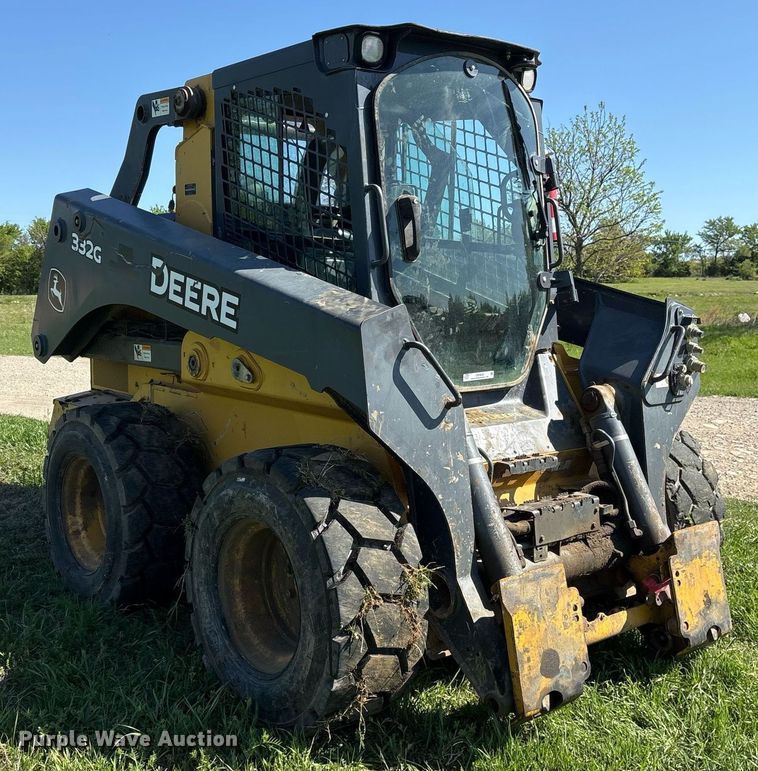 image for item OB9650 2016 John Deere 332G skid steer loader
