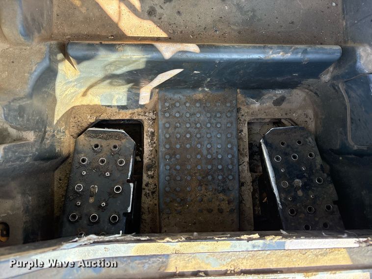 image for item OB9650 2016 John Deere 332G skid steer loader