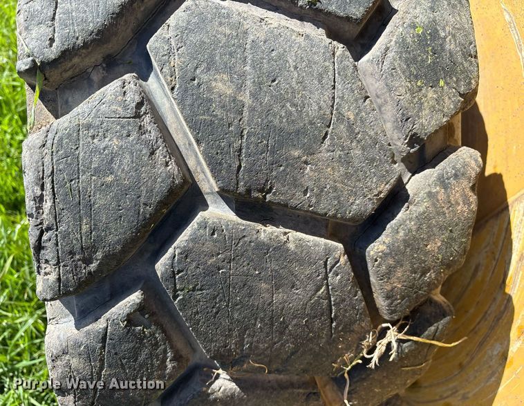 image for item OB9650 2016 John Deere 332G skid steer loader