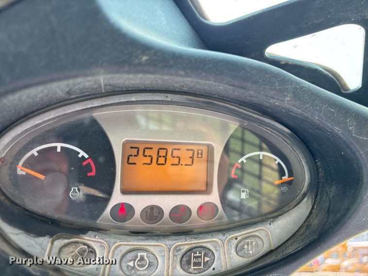 image for item OB9667 2019 Bobcat T650 tracked skid steer loader