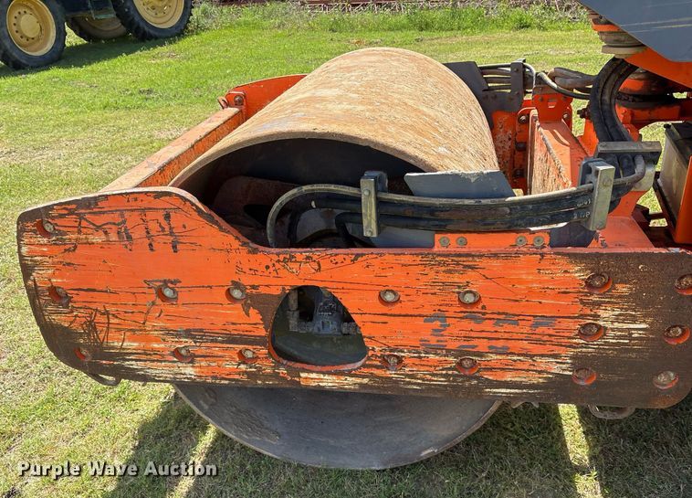 image for item OB9668 2012 Hamm 3205 single drum vibratory roller