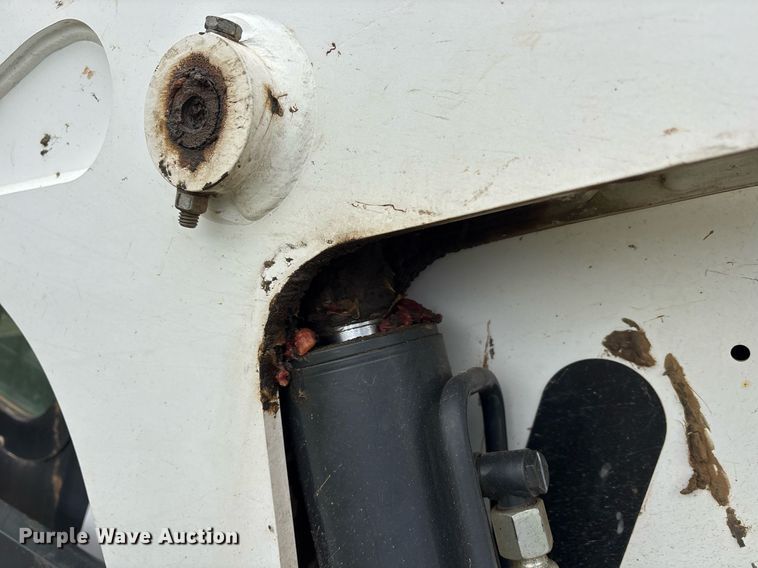 image for item OB9669 2018 Bobcat T650 tracked skid steer loader