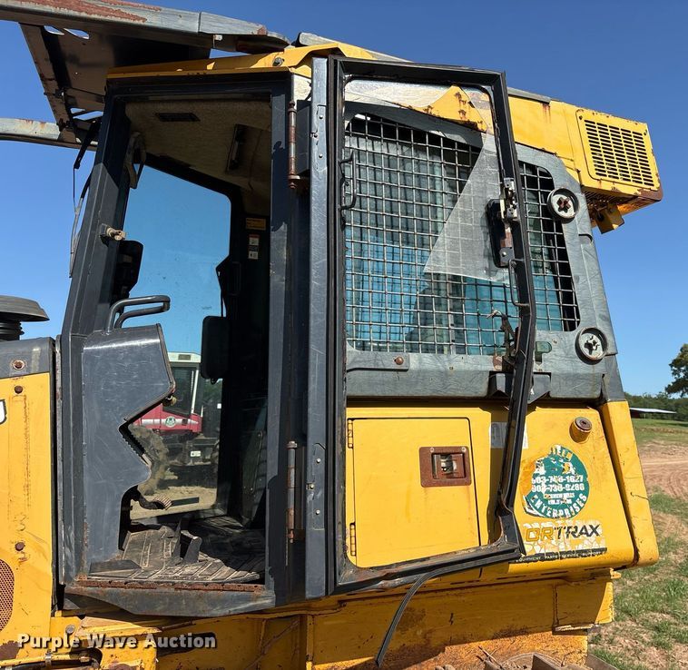 image for item OB9674 2006 John Deere 650J LGP dozer