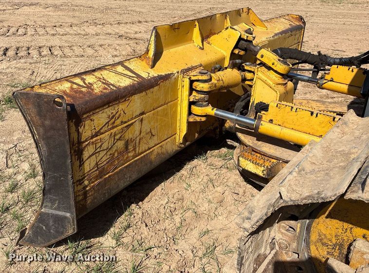 image for item OB9674 2006 John Deere 650J LGP dozer