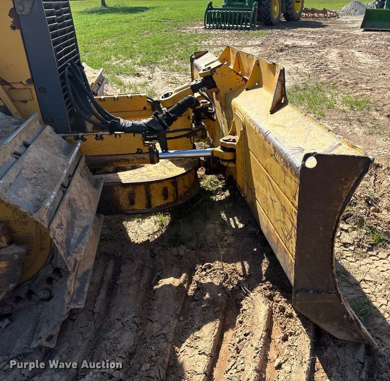 image for item OB9674 2006 John Deere 650J LGP dozer